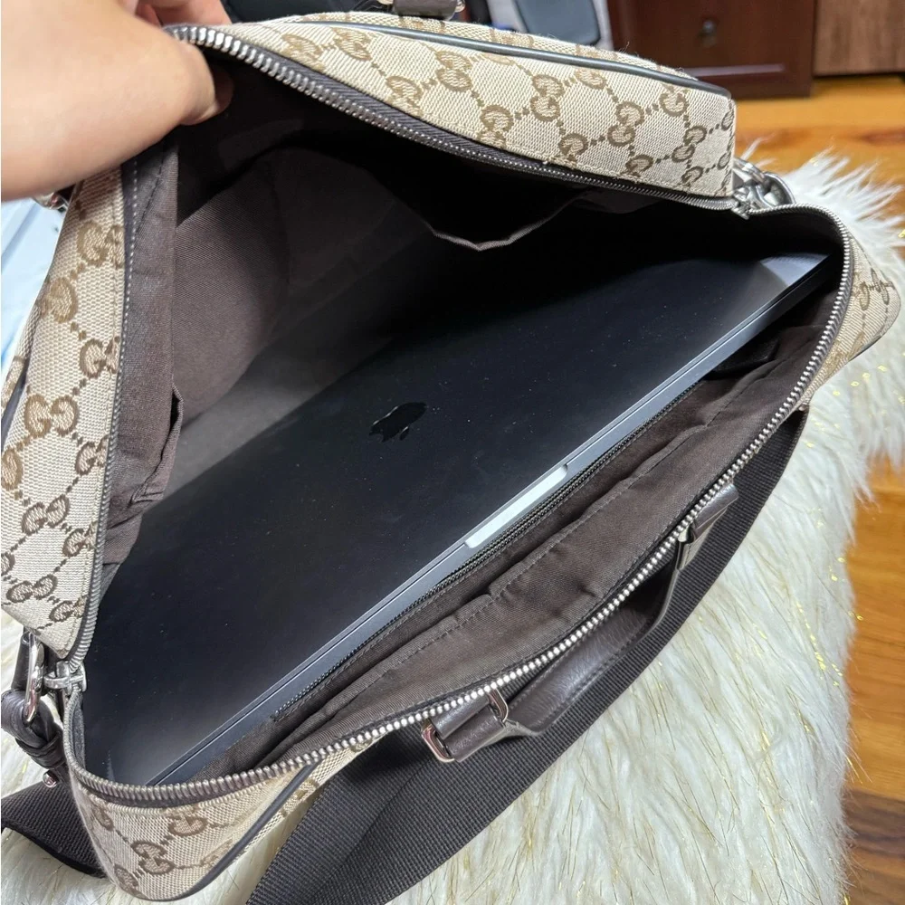 Gucci Gg Business Bag Briefcase Laptop Ipad case, fits 14”/17” laptop Brown